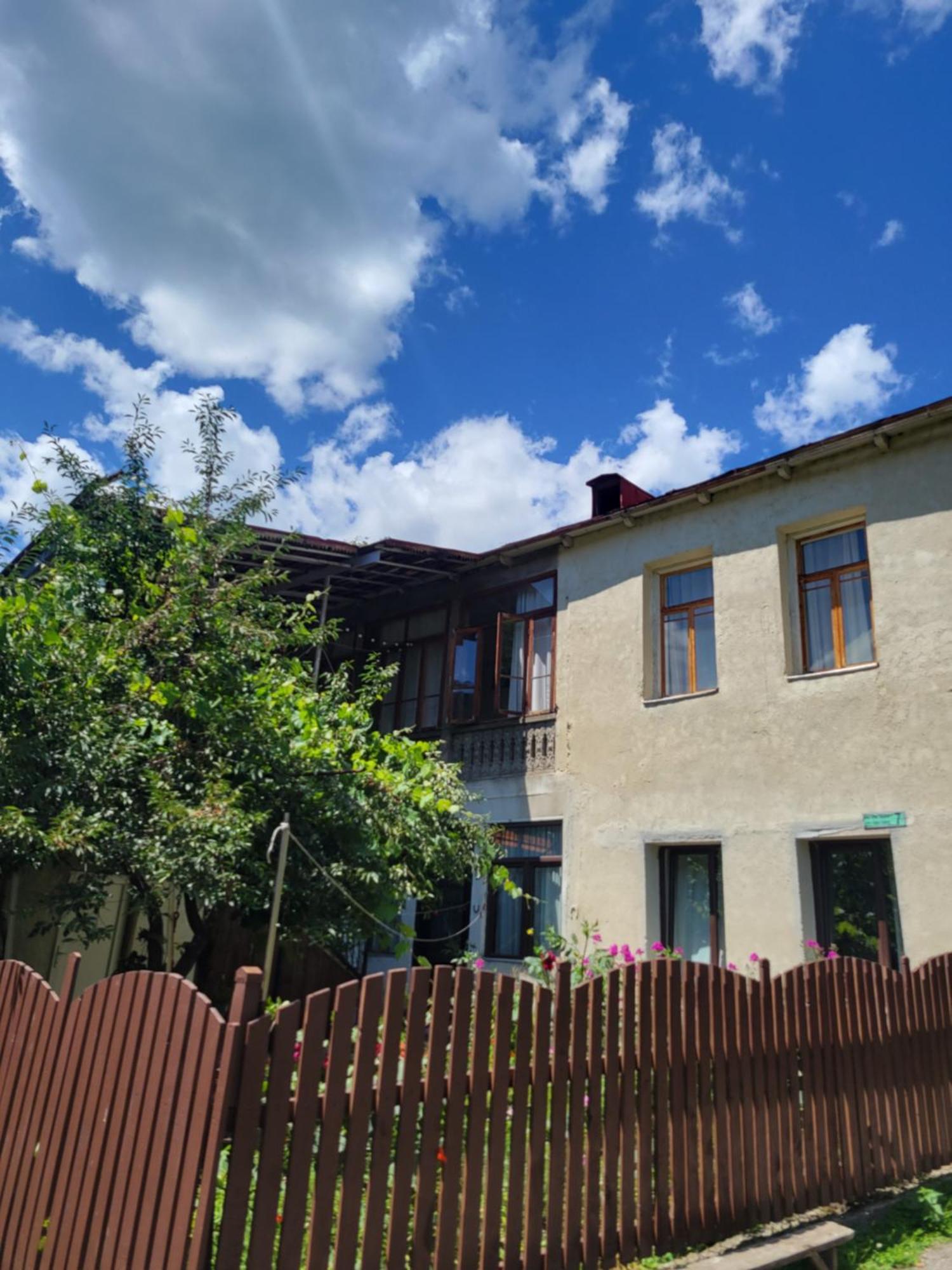 מסטיה Ailama Guesthouse מראה חיצוני תמונה